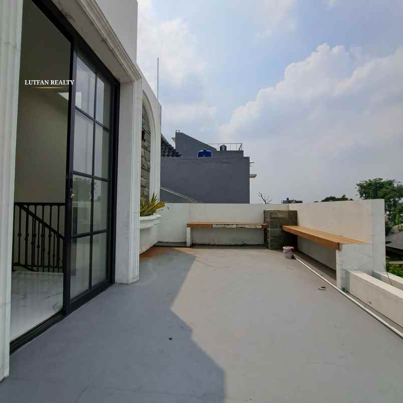 rumah jagakarsa american classic dalam cluster