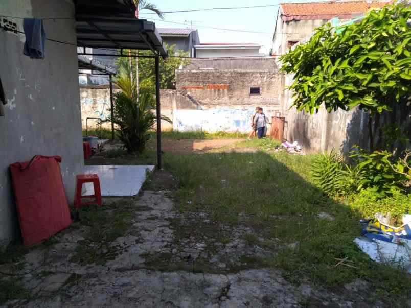 rumah jalan raya agus salim tugu