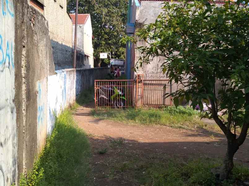 rumah jalan raya agus salim tugu