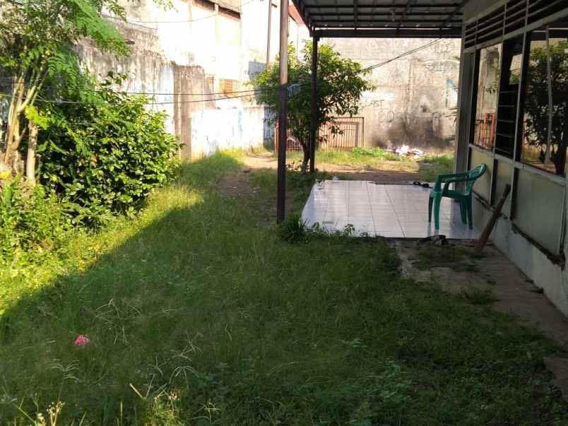 rumah jalan raya agus salim tugu