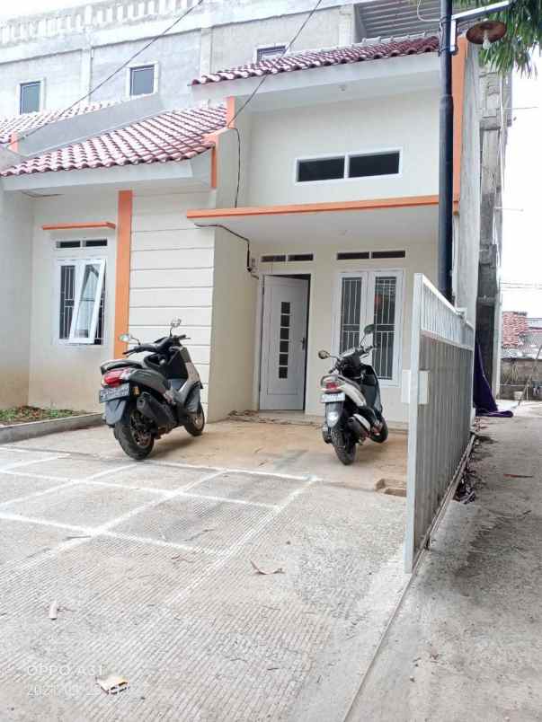 rumah jalan raya pondok rajeg