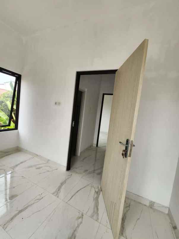 rumah jelidro dekat terminal manukan surabaya barat