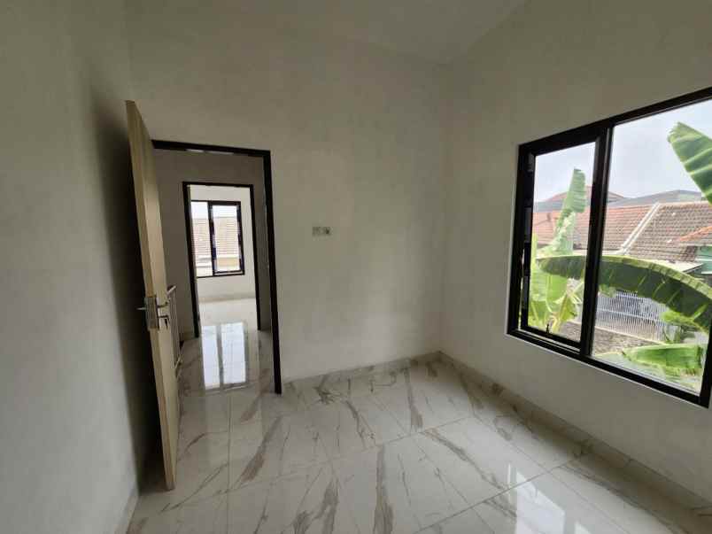 rumah jelidro dekat terminal manukan surabaya barat