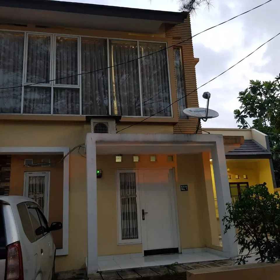 rumah jl andes raya blok bh 1