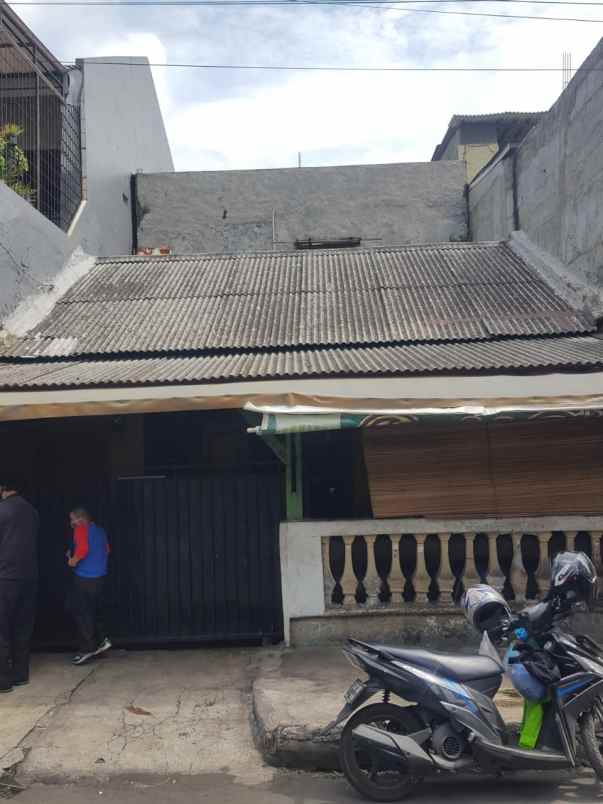 rumah jl h barat kebon baru kec