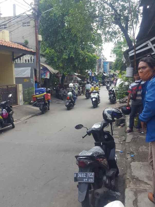 rumah jl h barat kebon baru kec