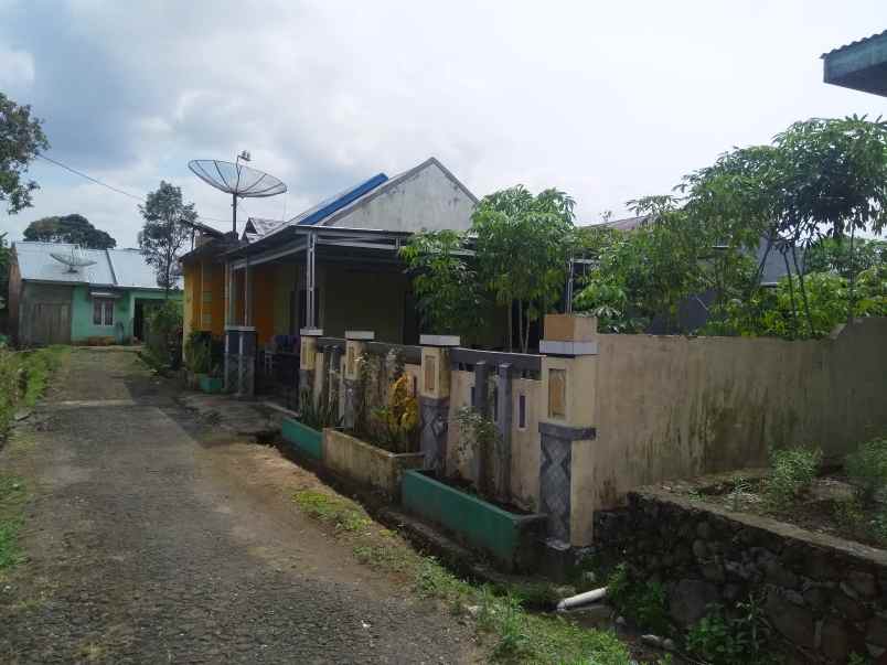 rumah jl jend sidomulyo gg