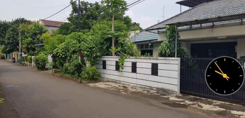 rumah jl raya jatiwaringin