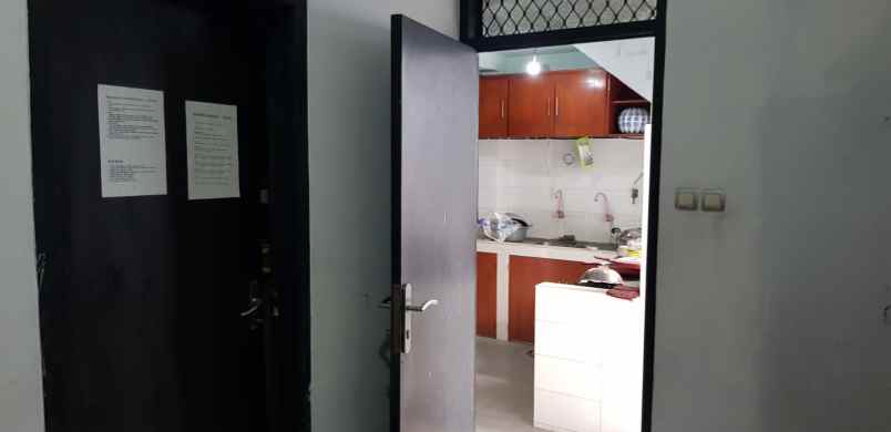 rumah jl raya jatiwaringin