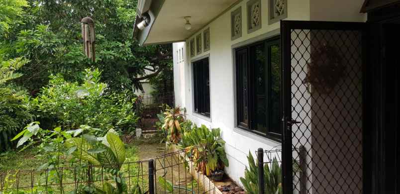 rumah jl raya jatiwaringin
