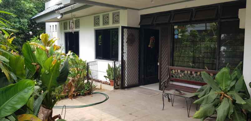 rumah jl raya jatiwaringin