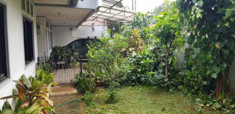 rumah jl raya jatiwaringin