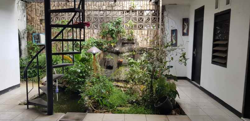 rumah jl raya jatiwaringin