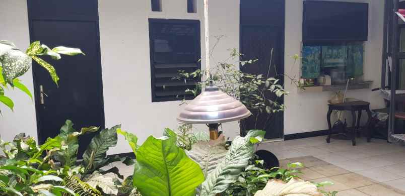 rumah jl raya jatiwaringin