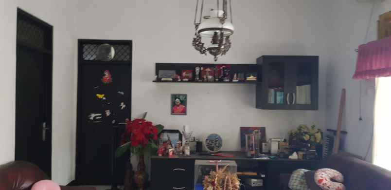 rumah jl raya jatiwaringin