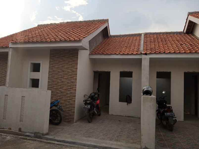 rumah jln bojongtanjung katapang
