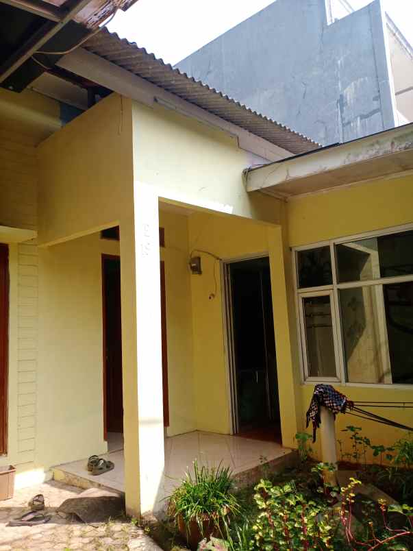 rumah jln raya sawangan permai