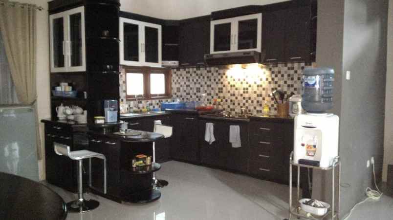 rumah komplek bumi adipura