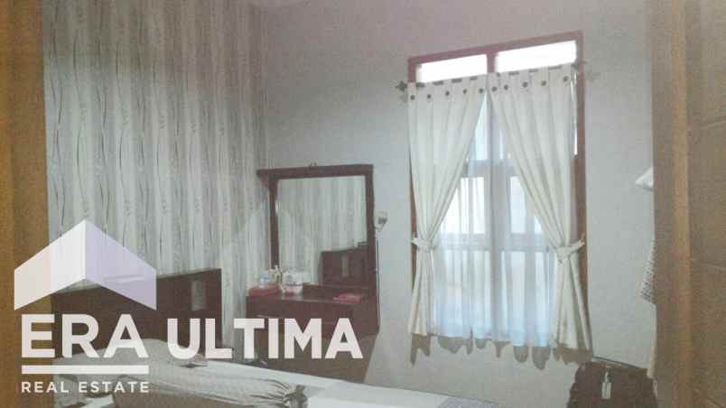 rumah komplek bumi adipura