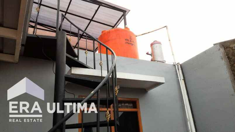 rumah komplek bumi adipura