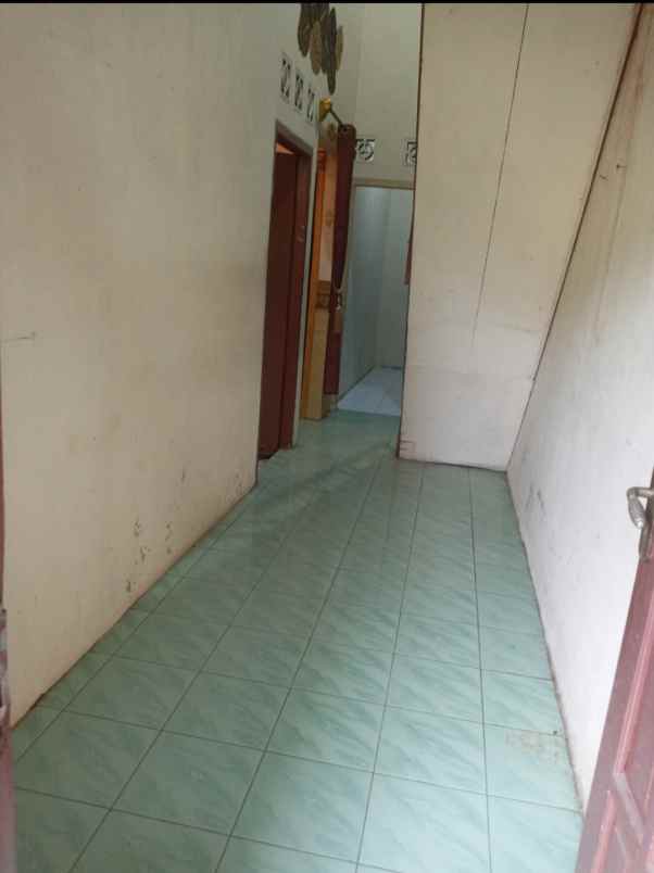 rumah luas 120m persegi bisa nego dekat stasiun