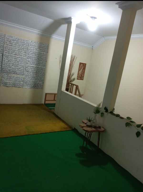 rumah luas 120m persegi bisa nego dekat stasiun