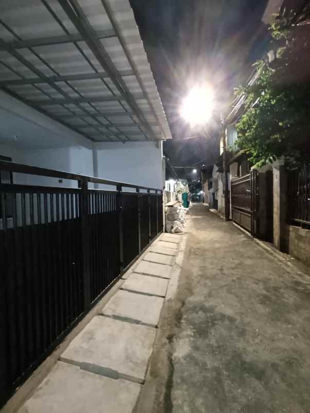 rumah masih baru di tebet barat jakarta selatan