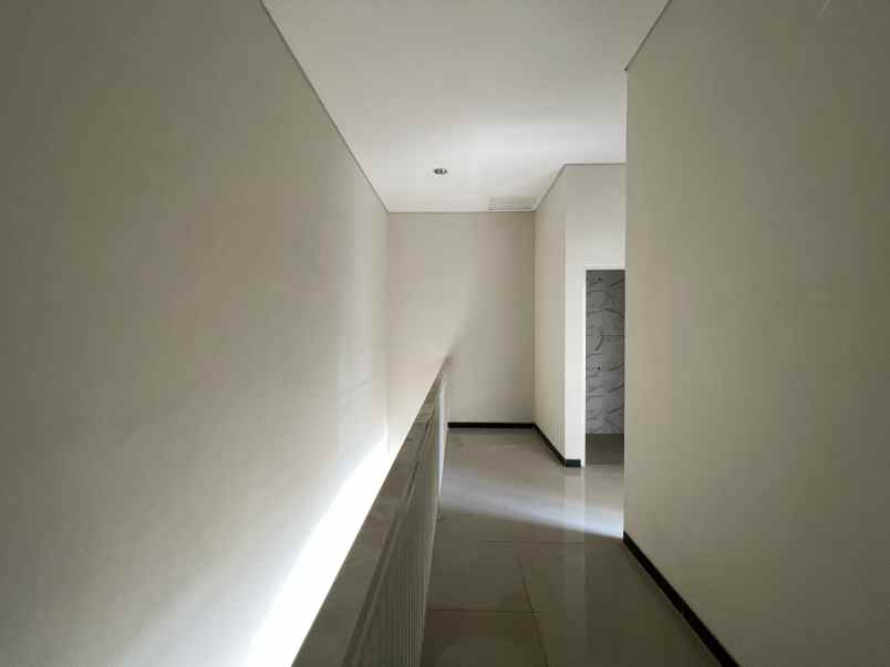 rumah mewah 2 lantai siap huni 0 jl raya di pandaan