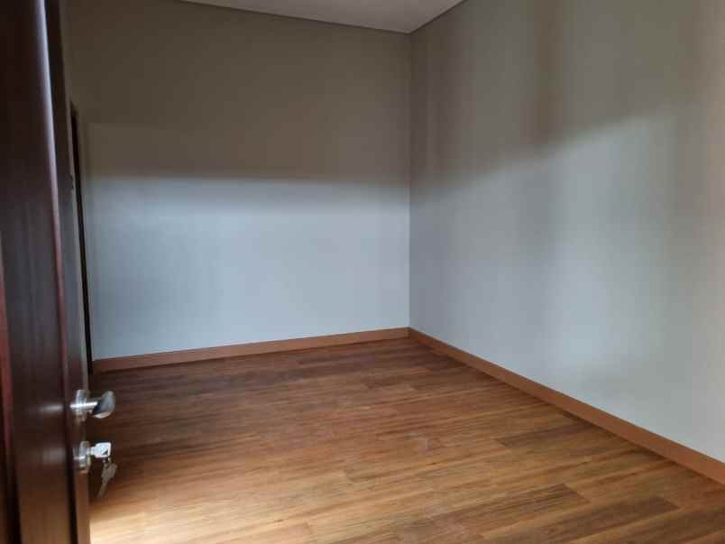 rumah mewah dalam cluster 5 menit dari sch