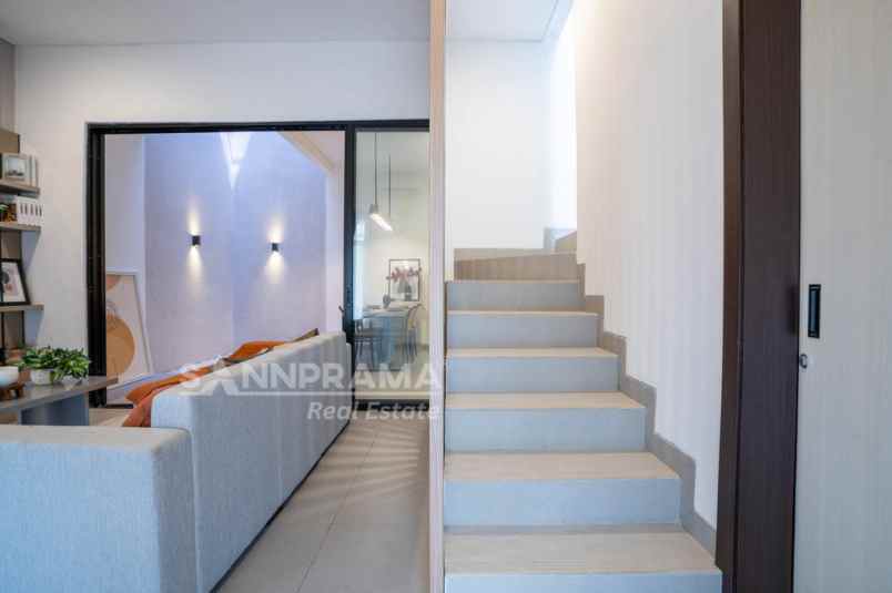 rumah mewah dalam townhouse di pondok cabe tang sel