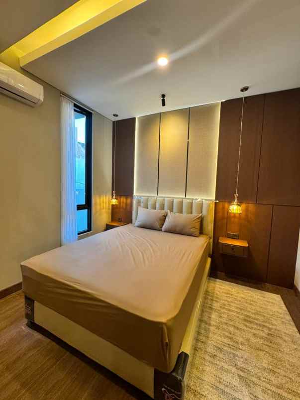 rumah mewah private pool dekat pasar gentan