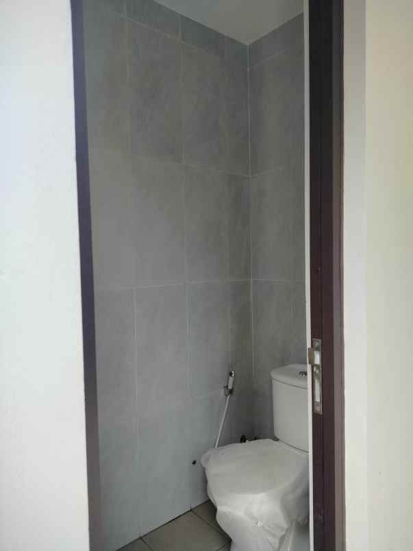 rumah murah 2 lantai sawangan depok