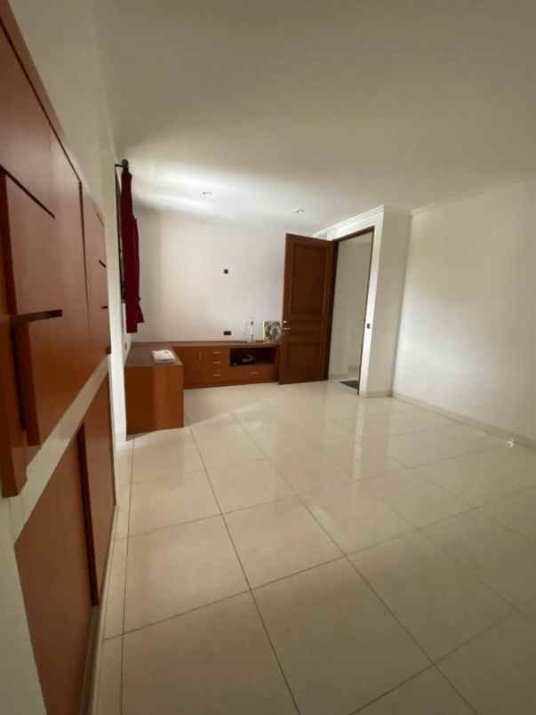 rumah nyaman 2 lantai di cilandak jkt selatan