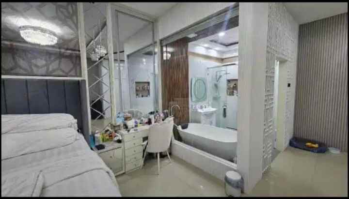 rumah pakuwon city taman mutiara surabaya timur