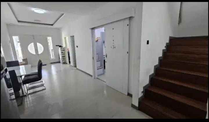 rumah pakuwon city taman mutiara surabaya timur