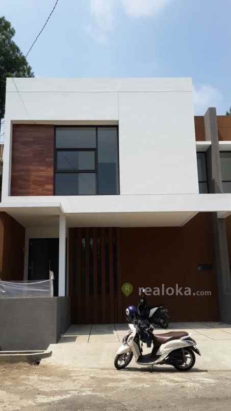 rumah pondok hijau gegerkalong