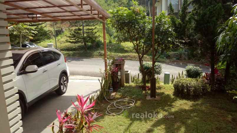 rumah resor dago pakar