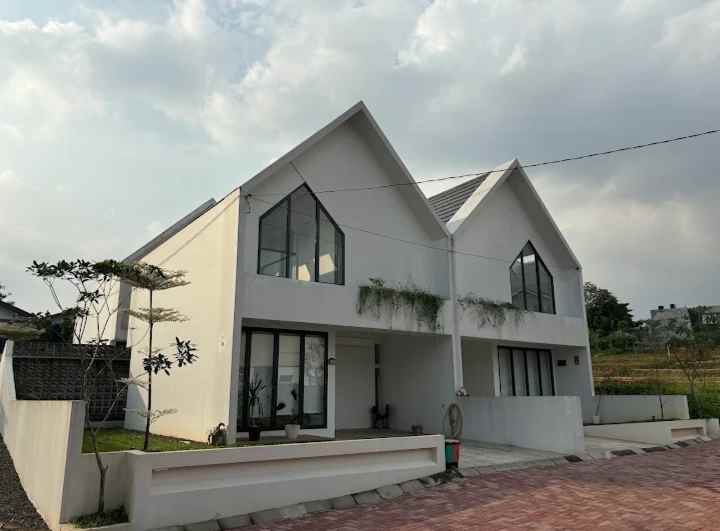 rumah resort strategis sawangan depok