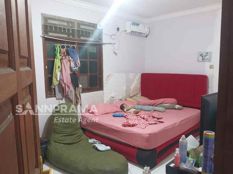 rumah second 2 lantai murah dipusat kota depok