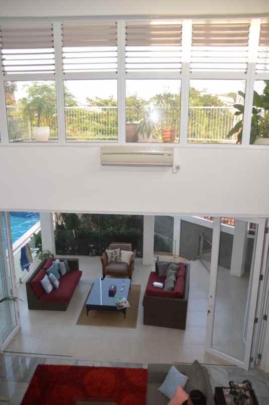 rumah second terawat strategis di kemang timur jak sel