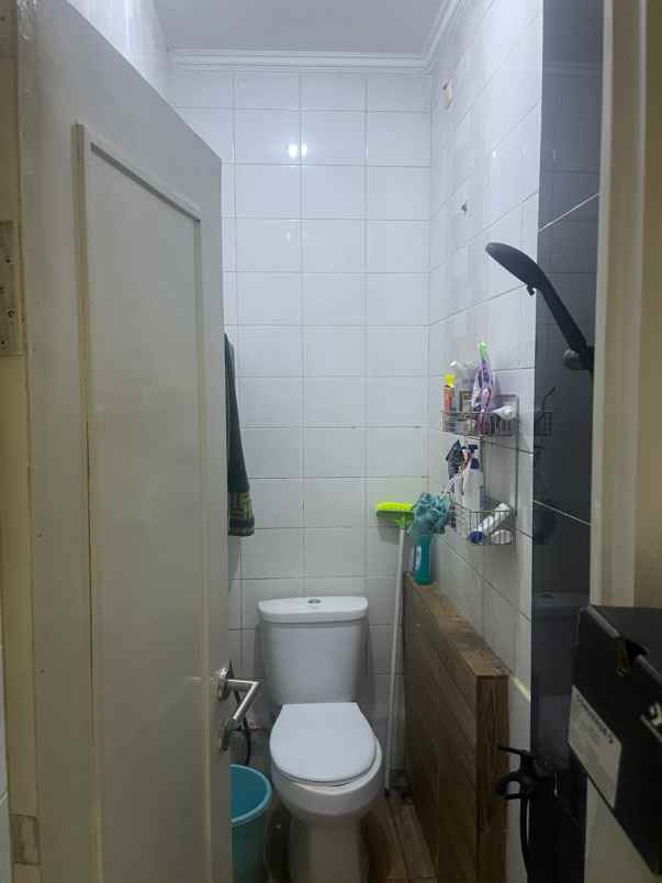 rumah secondary 2 lantai di duren sawit jakarta timur