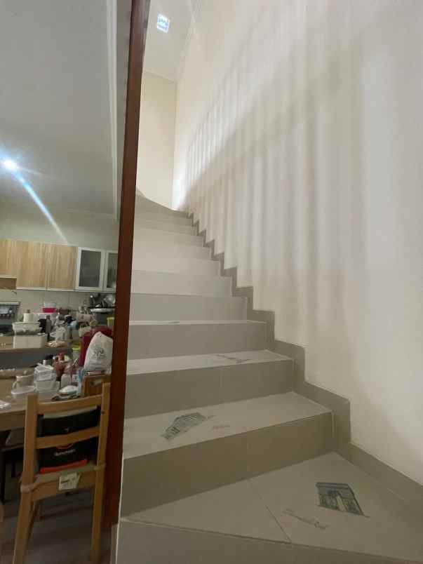 rumah secondary 2 lantai di duren sawit jakarta timur