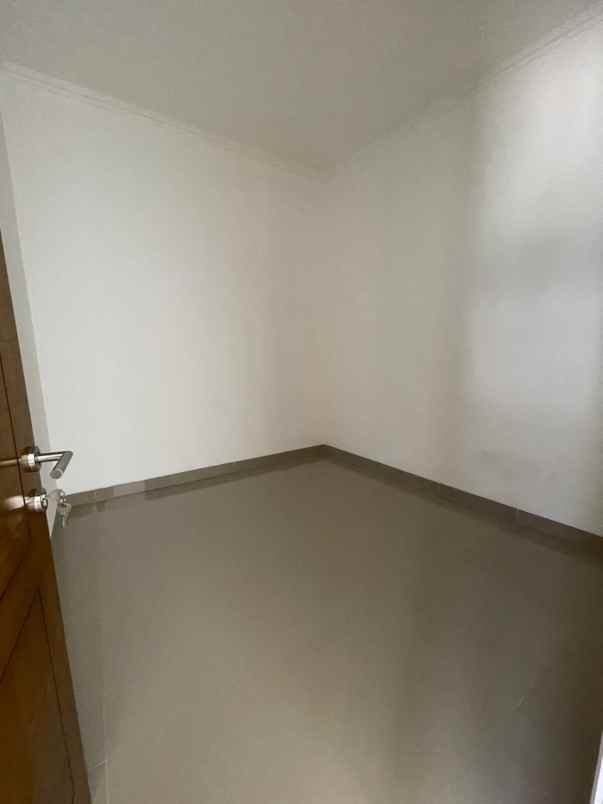 rumah siap huni di pengasinan sawangan depok