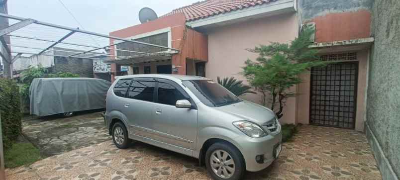 rumah strategis dan nyaman dekat pasar cisalak depok