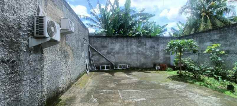 rumah strategis dan nyaman dekat pasar cisalak depok