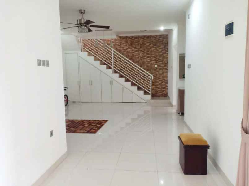 rumah taman cimanggu jalan