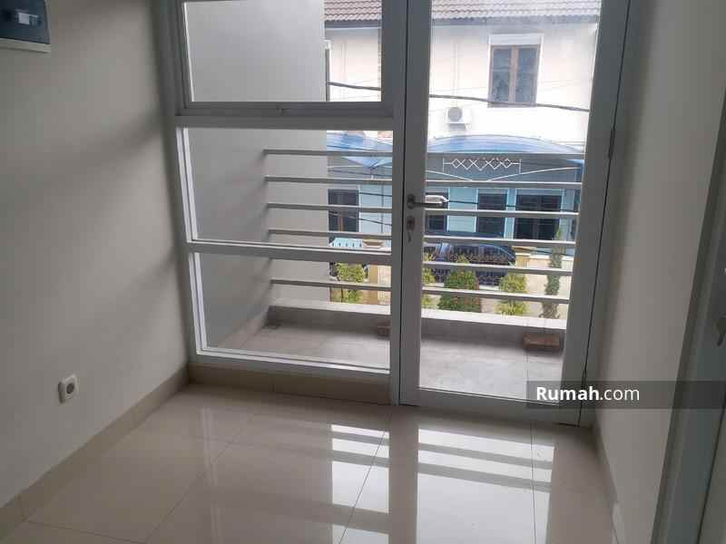 rumah taman holis indah