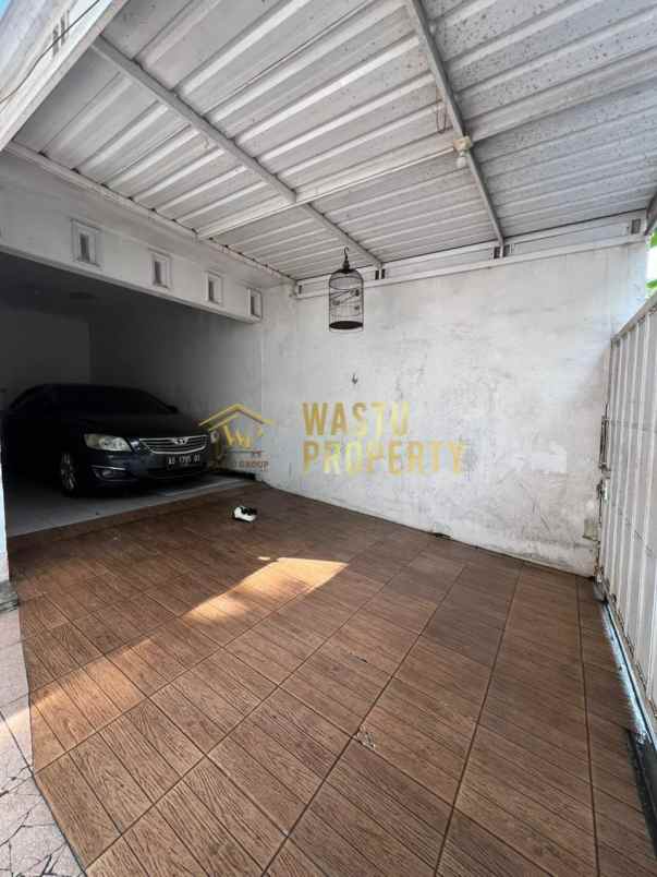 rumah tepi jalan cocok untuk usaha di ngaglik sleman