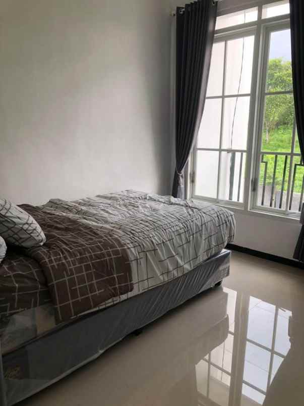 rumah villa lokasi ketindan lawang malang