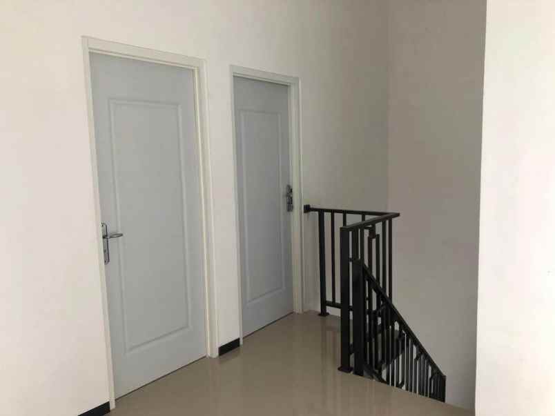 rumah villa lokasi ketindan lawang malang